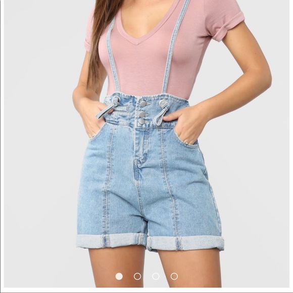 A pair of denim shortalls never worn! - Picture 2 of 3